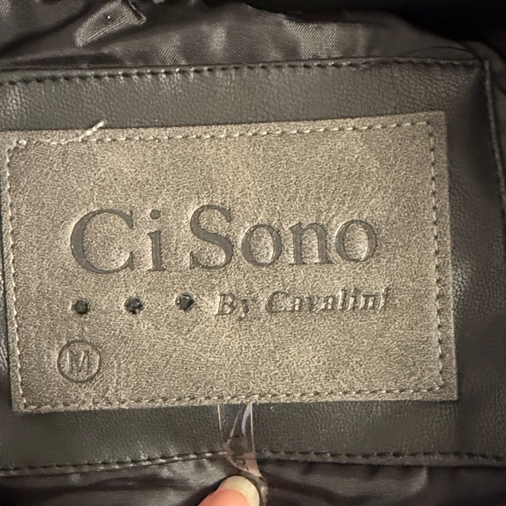 Black Puffer Cropped Vegan Leather - Picture 5 of 5